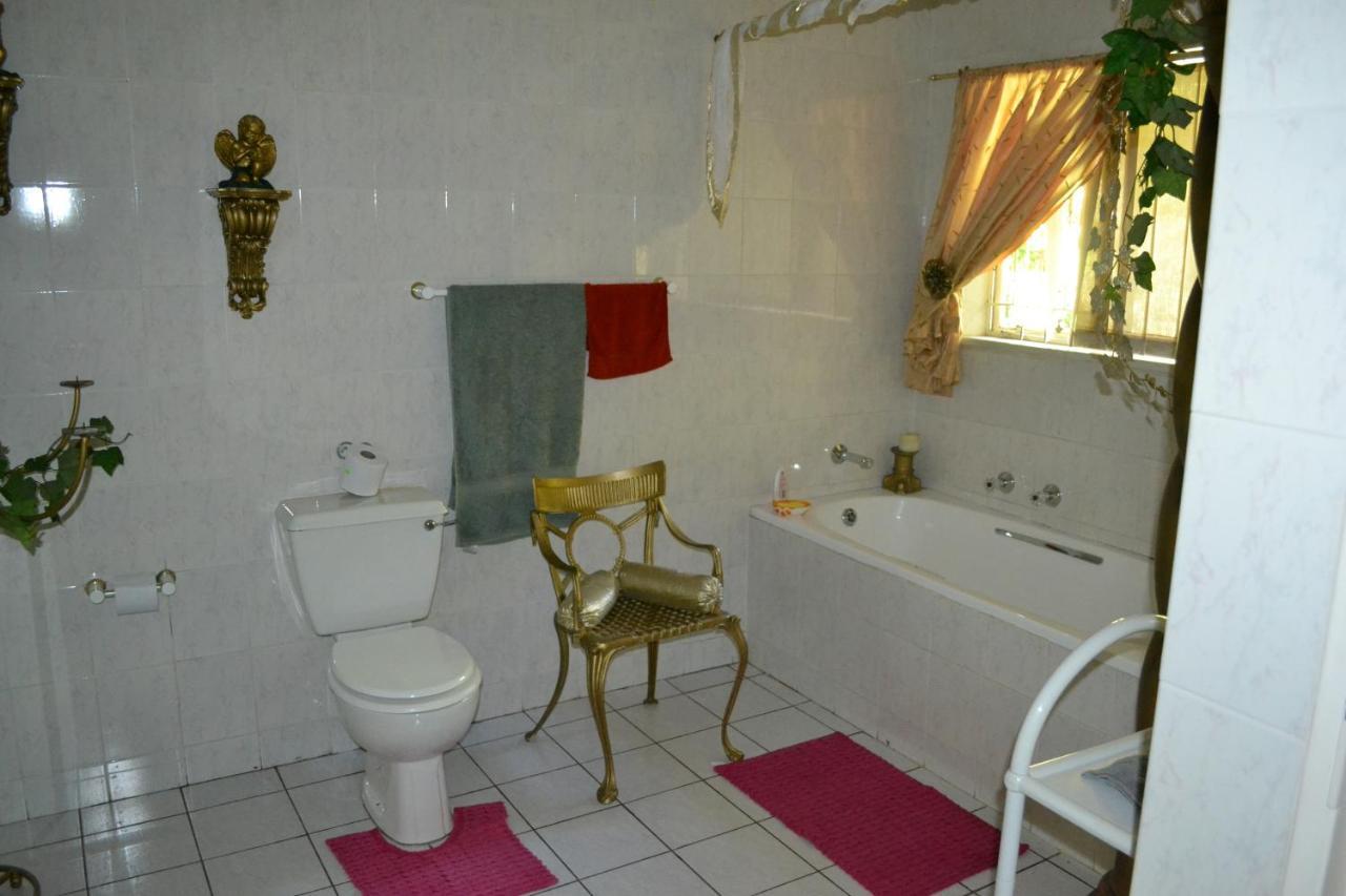 Willow Tree Guest House Kempton Park Ngoại thất bức ảnh